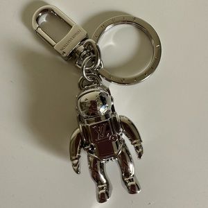 LOUIS VUITTON | Like New | 2019 LV Astronaut Spaceman Keyring & charm / giftable